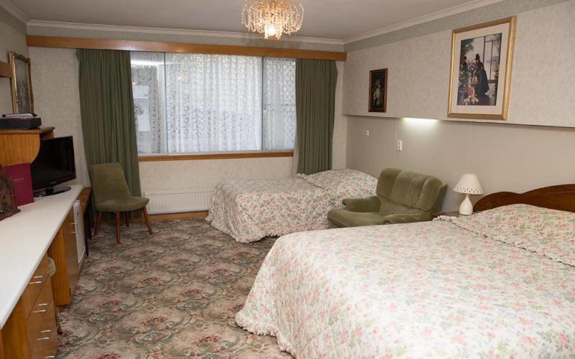 Motel Mayfair On Cavell Хобарт Экстерьер фото