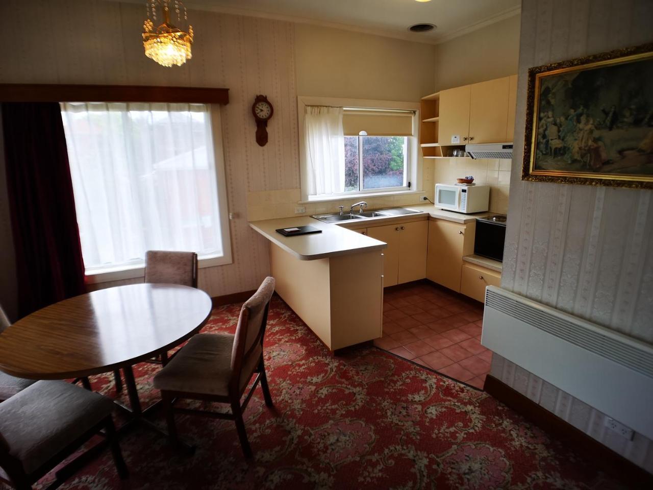 Motel Mayfair On Cavell Хобарт Экстерьер фото
