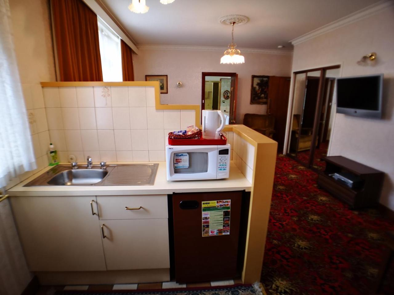 Motel Mayfair On Cavell Хобарт Экстерьер фото